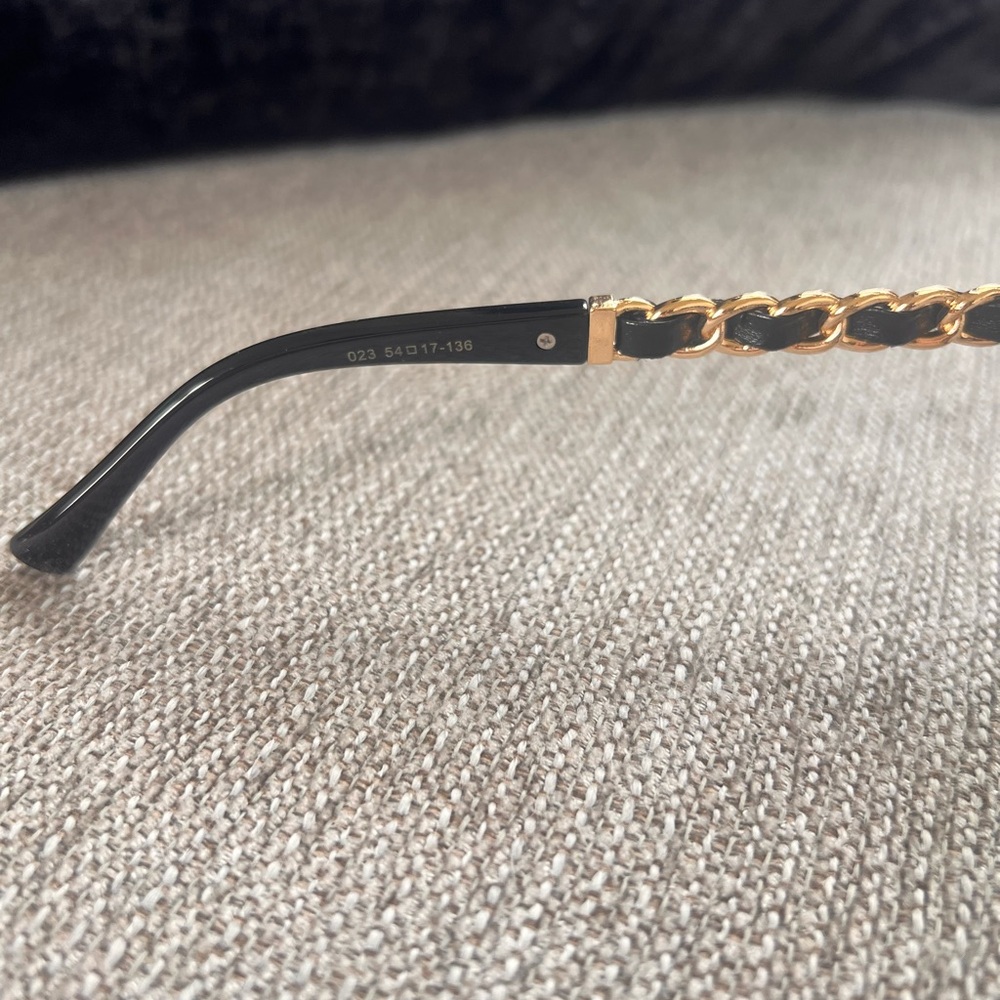 CHANEL Taille 51 Black and Gold Women's Glasses - Picture 3 of 5